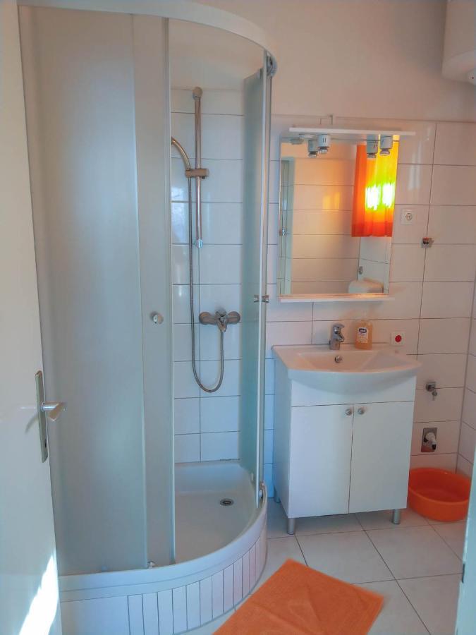 Apartman Riva K Podgora Esterno foto